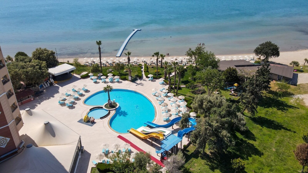The Holiday Resort 44/54
