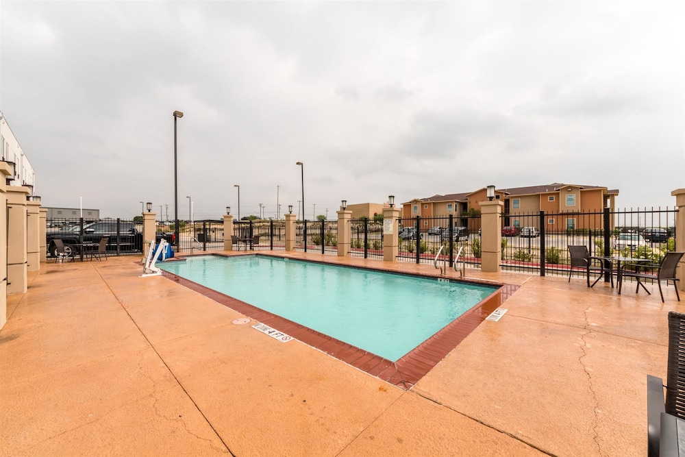Motel6 Laredo, TX - Airport 51/66
