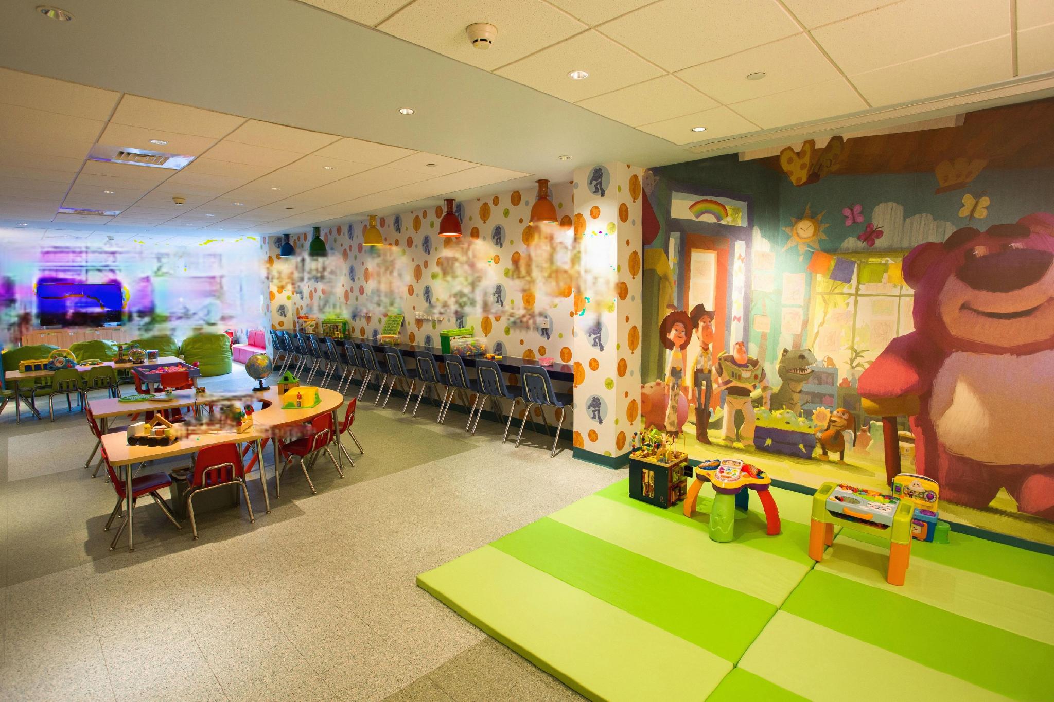Toy Story Hotel 27/35