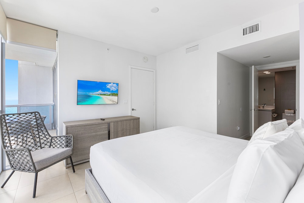 1 BEDROOM, PREMIUM, APARTMENT, PARTIAL OCEAN VIEW, BALCONY