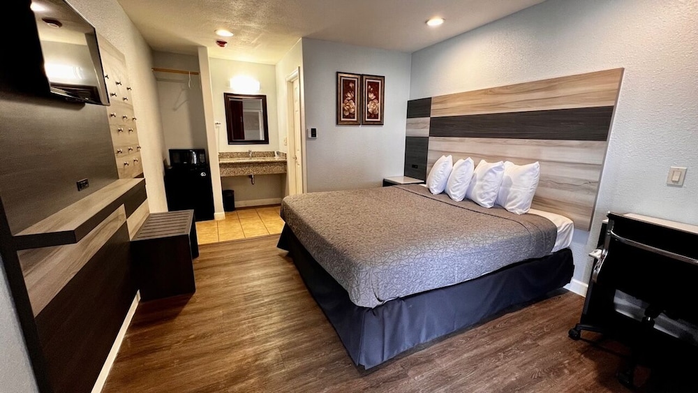 Bay Breeze Inn 16/56