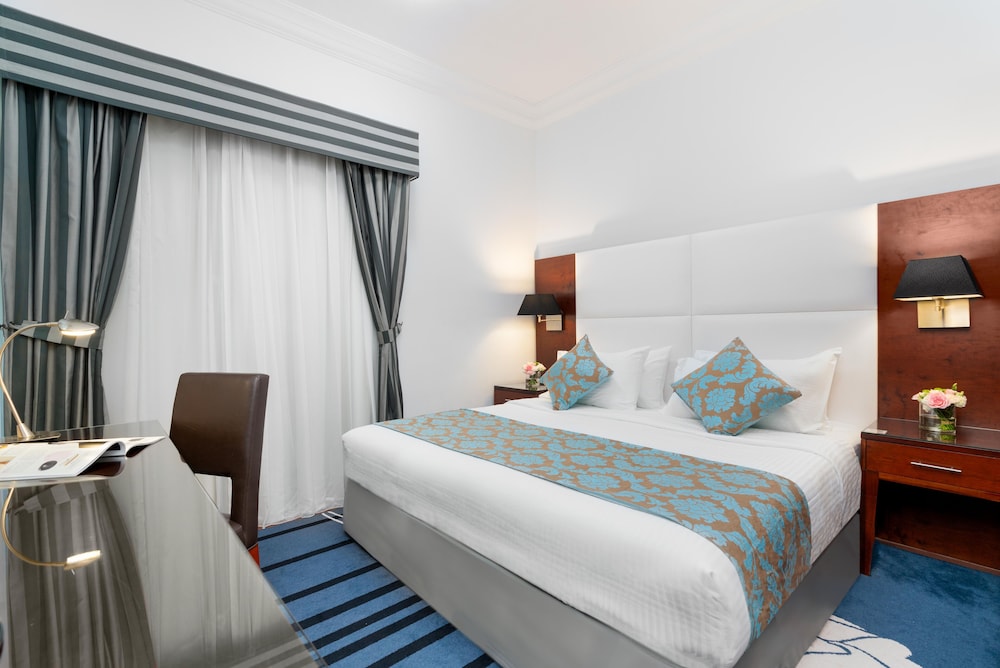 ONE BEDROOM APARTMENT