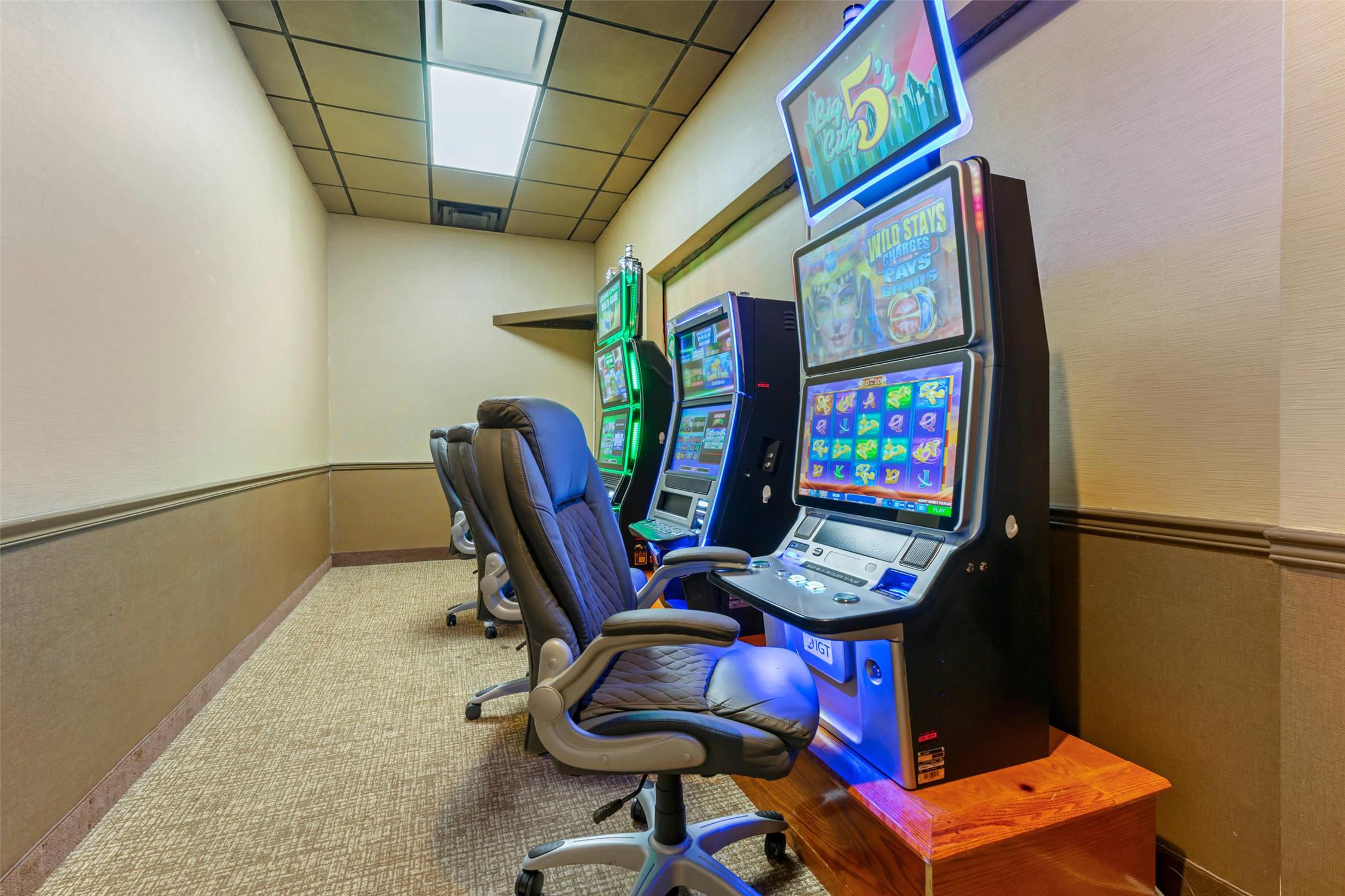Comfort Inn & Suites Triadelphia - Wheeling 34/38