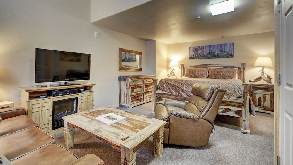 Eagle Fire Lodge Cabins 44/75