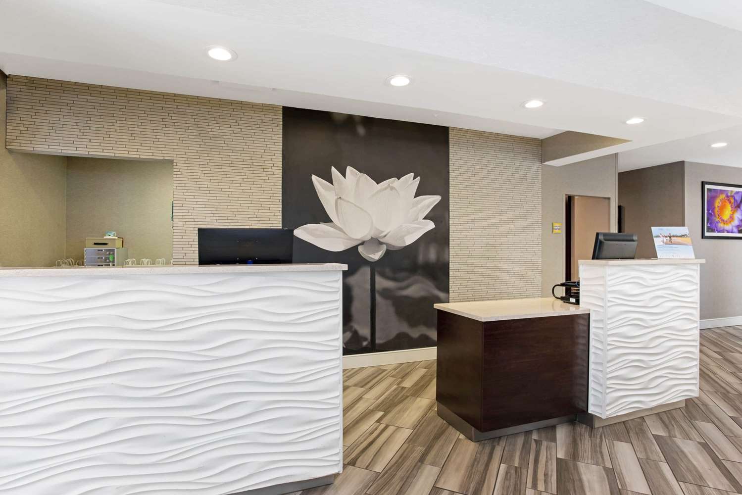 La Quinta Inn And Suites By Wyndham Orlando Airport North 11/45