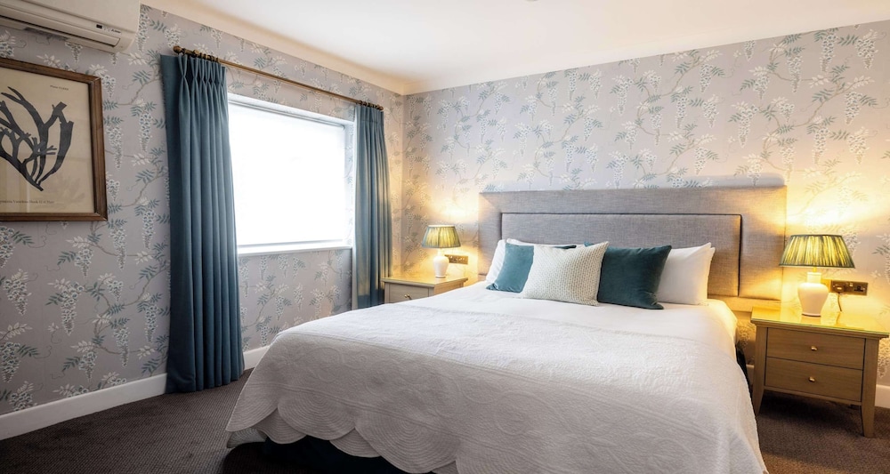 EXECUTIVE, DOUBLE BED