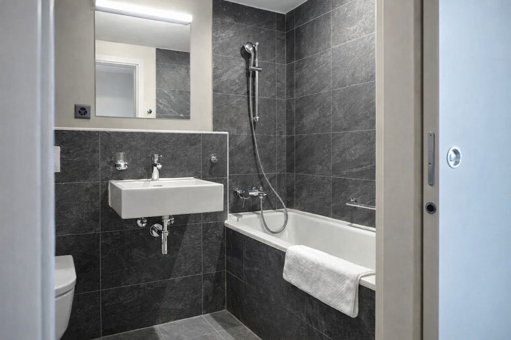2 Bedrooms, Superior, Apartment, 2 Queen and Twin Beds, Sofa, Balcony or Terrace