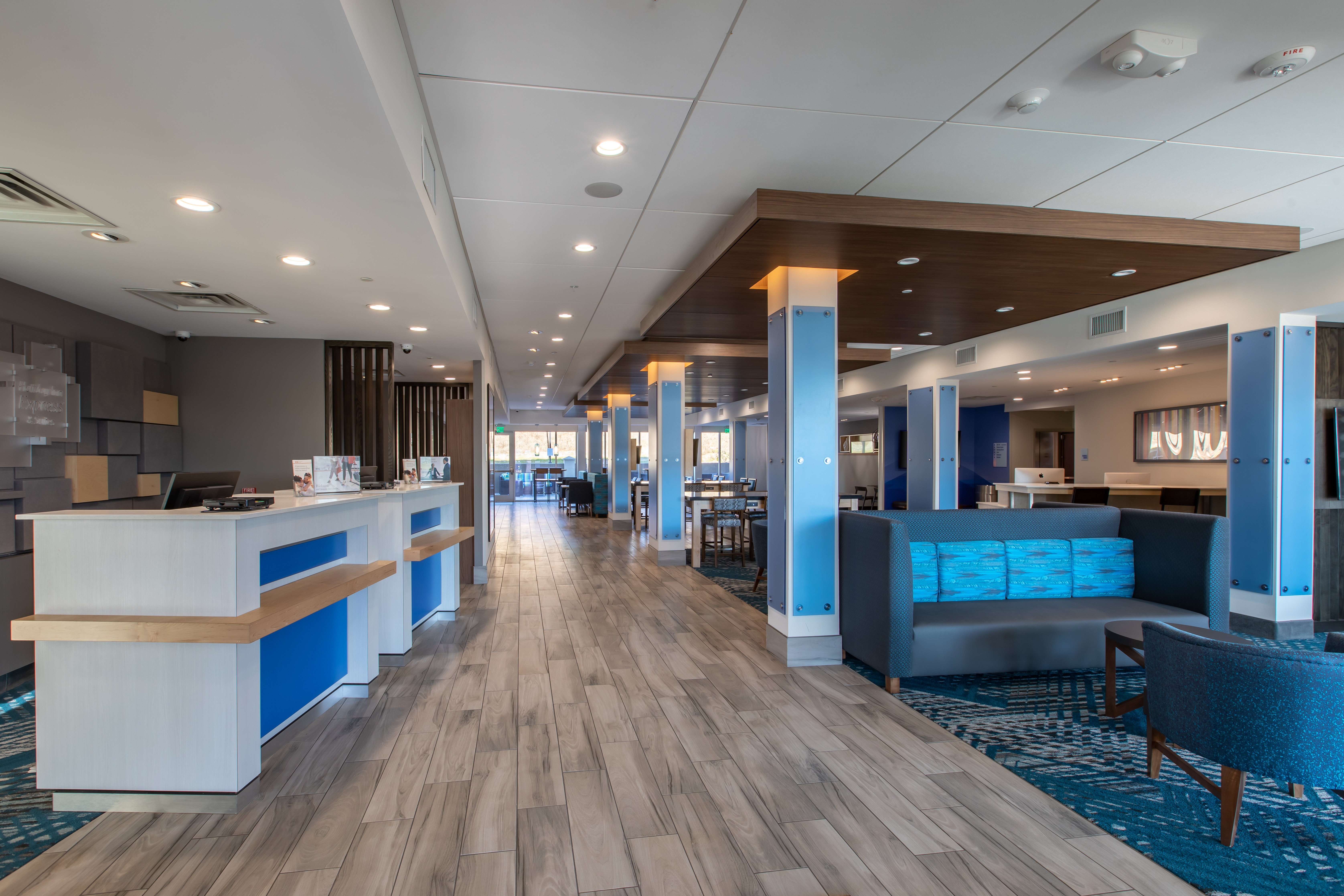 Holiday Inn Express Suites Gainesville Lake Lanier Area 8/59
