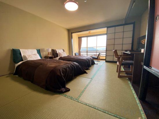 JAPANESE, EAST WING