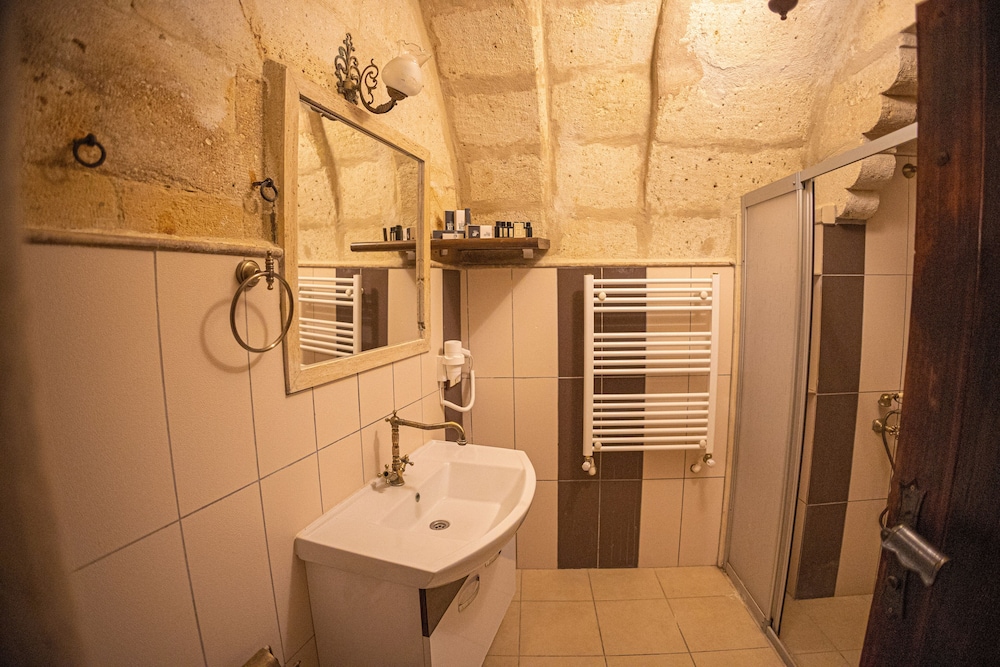 Pietra Cave Suites 46/49