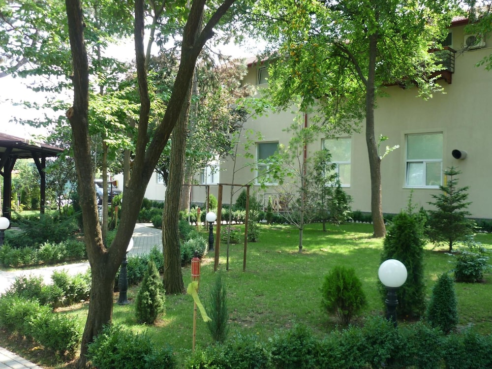 Hotel Baneasa Parc 33/35