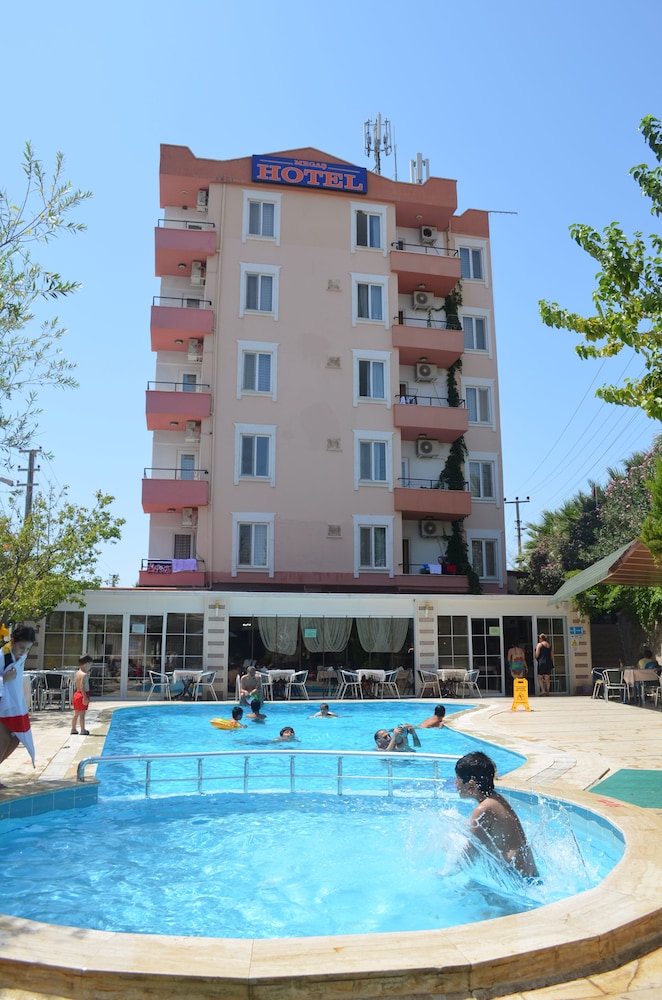 Megas Hotel 3/45