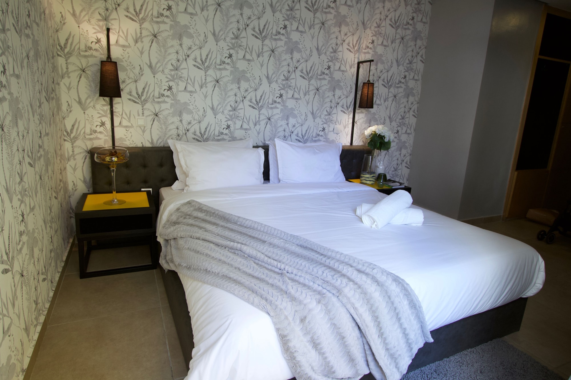 PRESIDENTIAL, SUITE