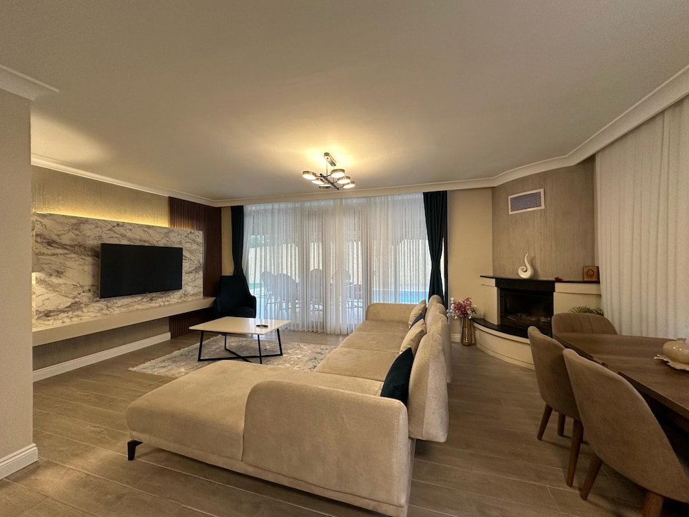 Riyan Garden Villas 9/14