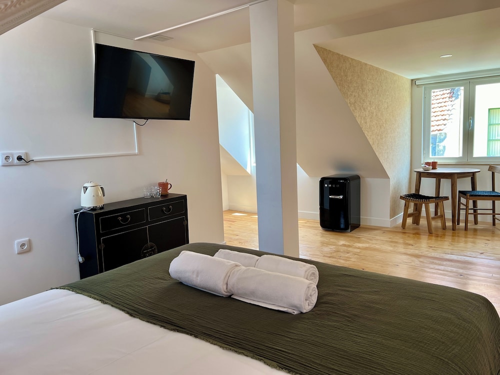 1 Bedroom, Deluxe, Suite, Queen Bed, Sofa, Pool Access