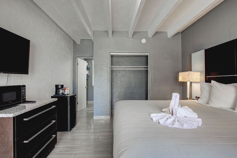 Beach House Inn 13/50