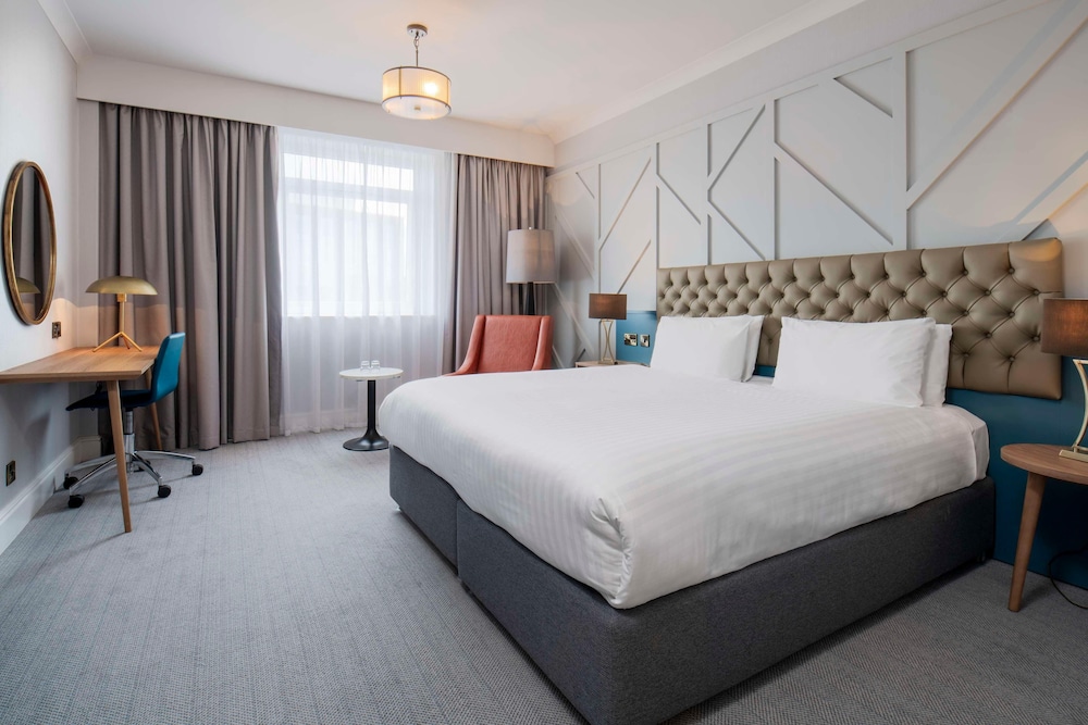 Superior, Queen Bed, Wing