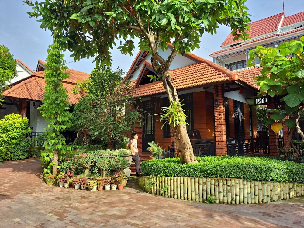 Betel Garden Villas 75/77
