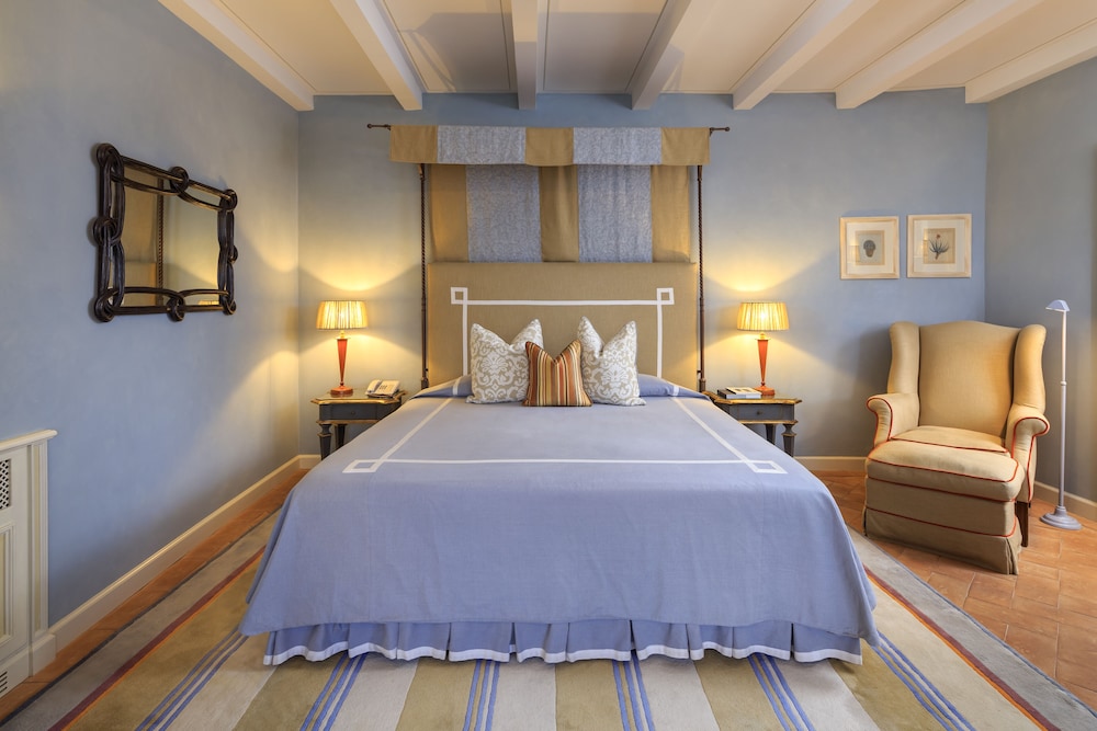 Suite, King Bed, Garden and River View
