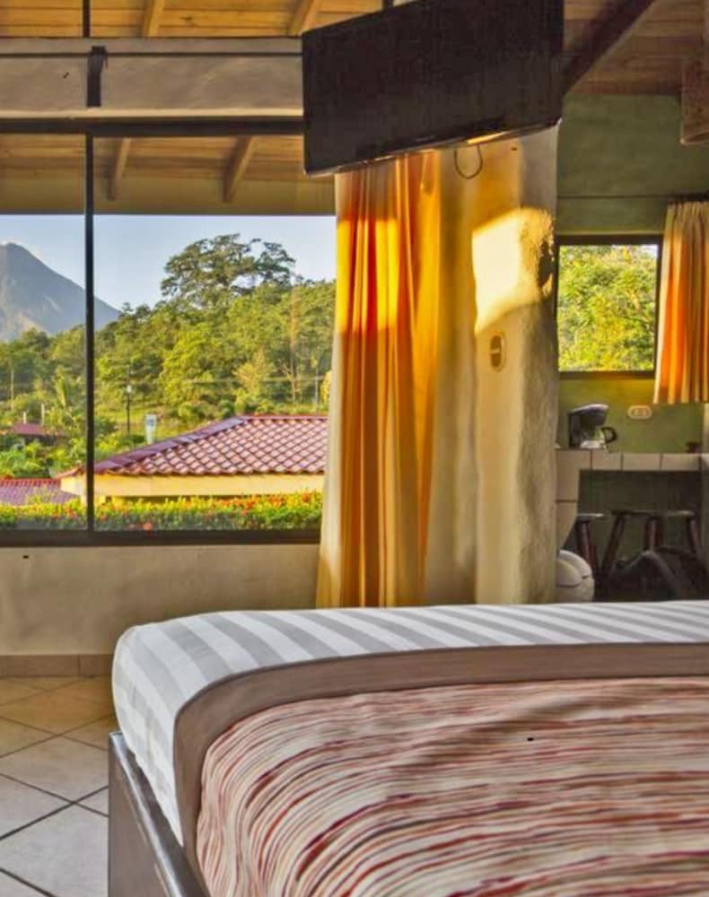 Arenal Volcano Inn 56/69