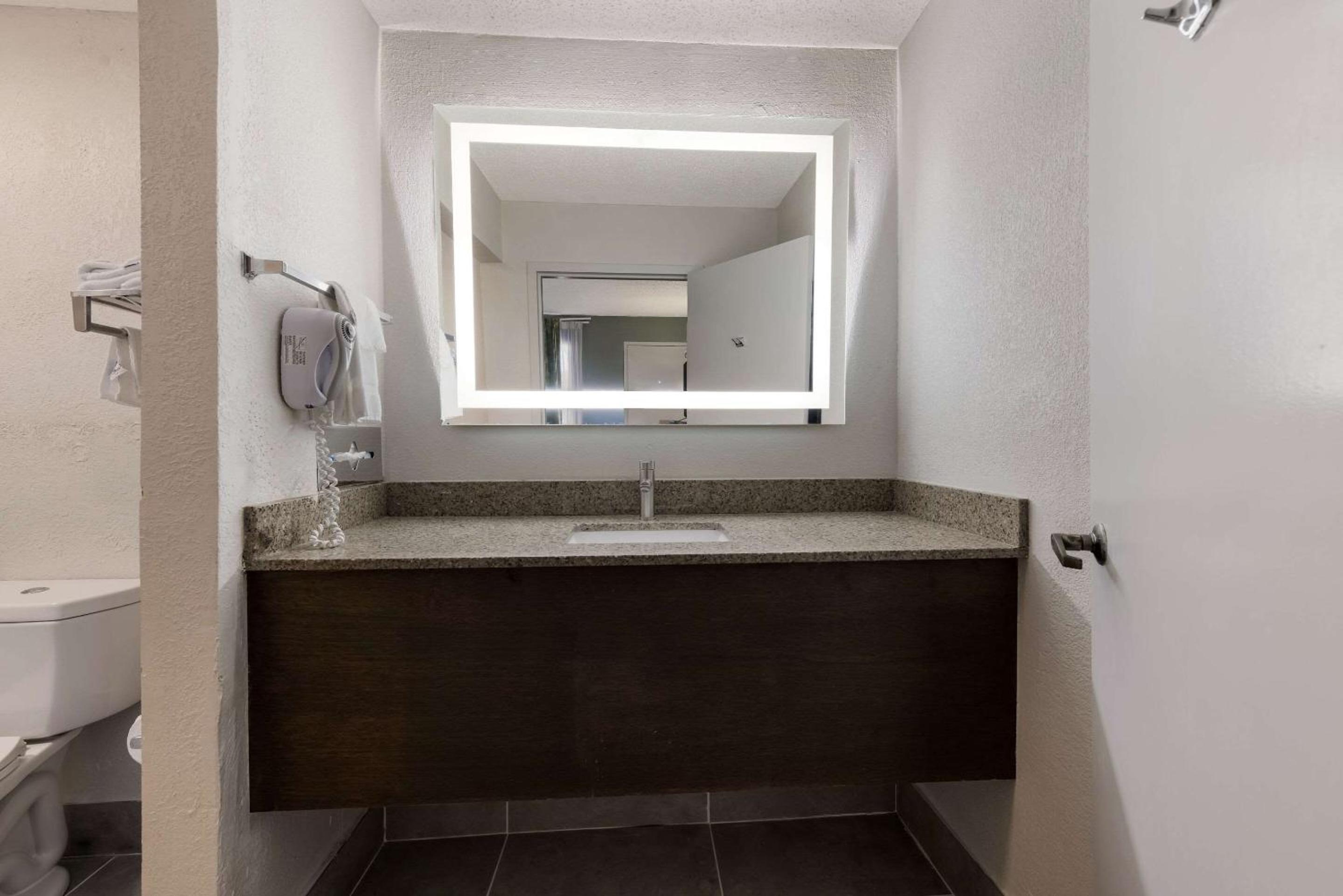 Room, 2 Double Beds, Ground Floor, Quality Inn Orange Park Jacksonville FL 4/5