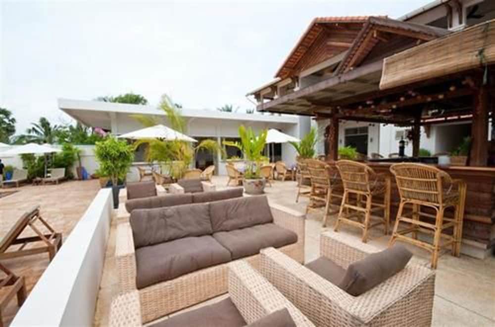 Bambu Hotel 35/53