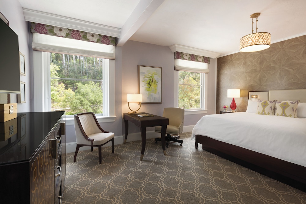 Deluxe, King Bed