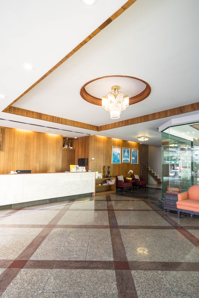 Nice Hotel Ratchada 3/40