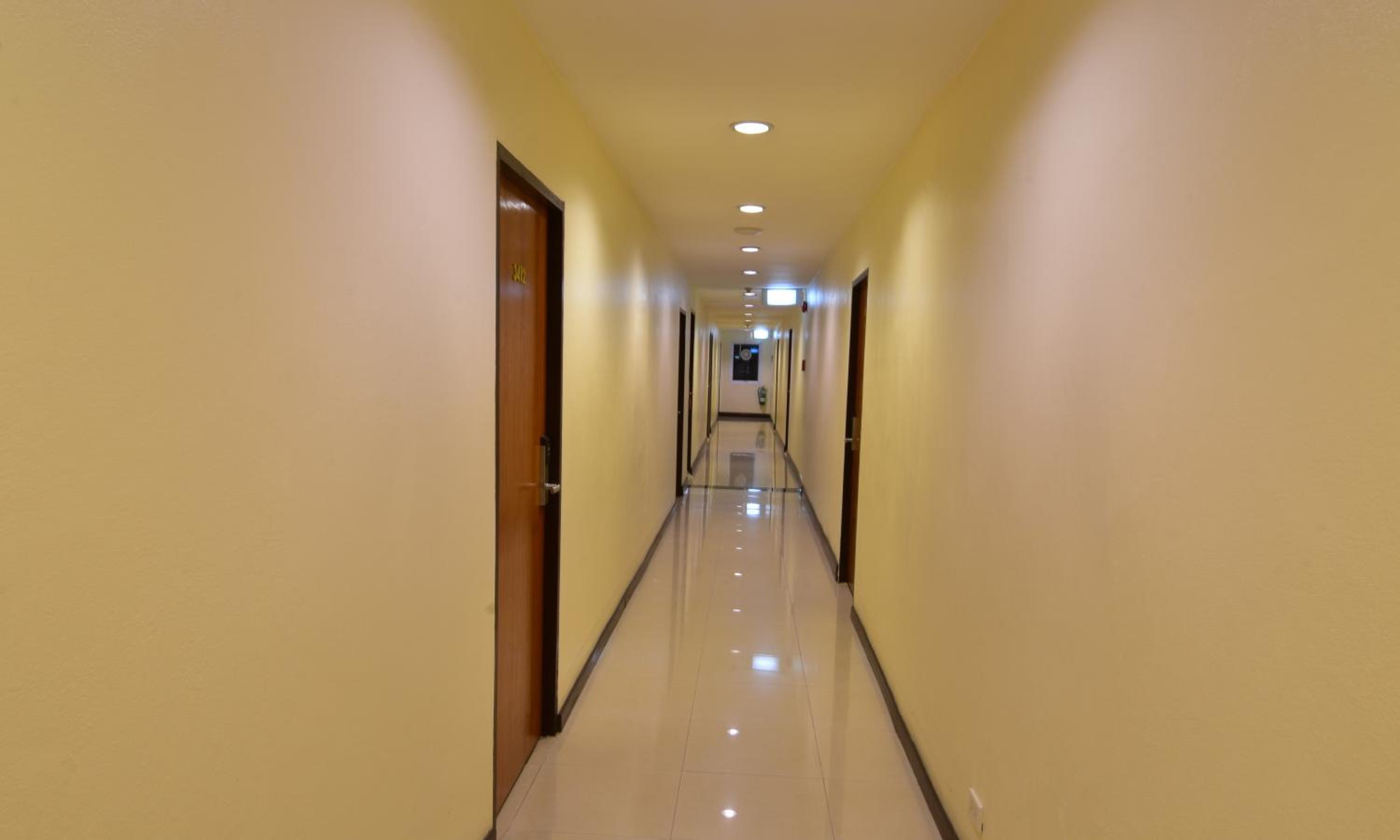 GRAND BUSINESS INN 48/52