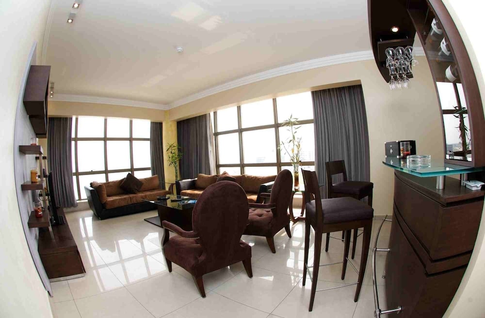 The Avenue Suites 26/46