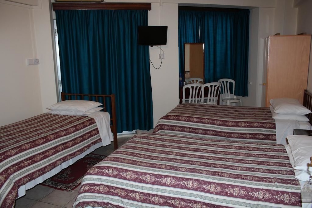 Delphi Hotel 15/19