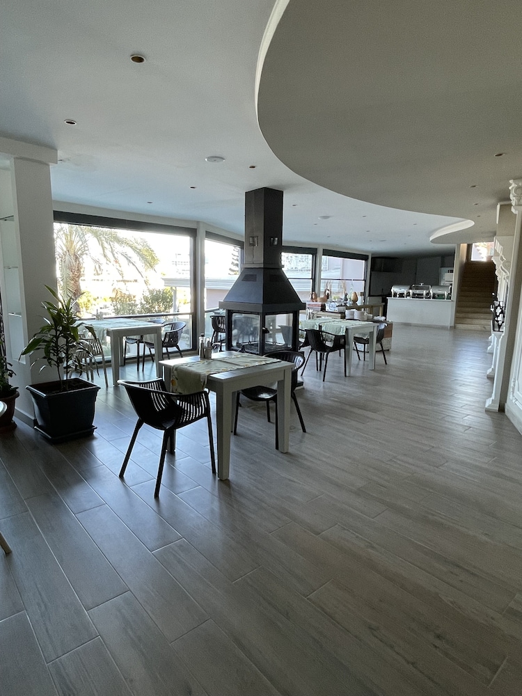 Ata Park Hotel 57/67