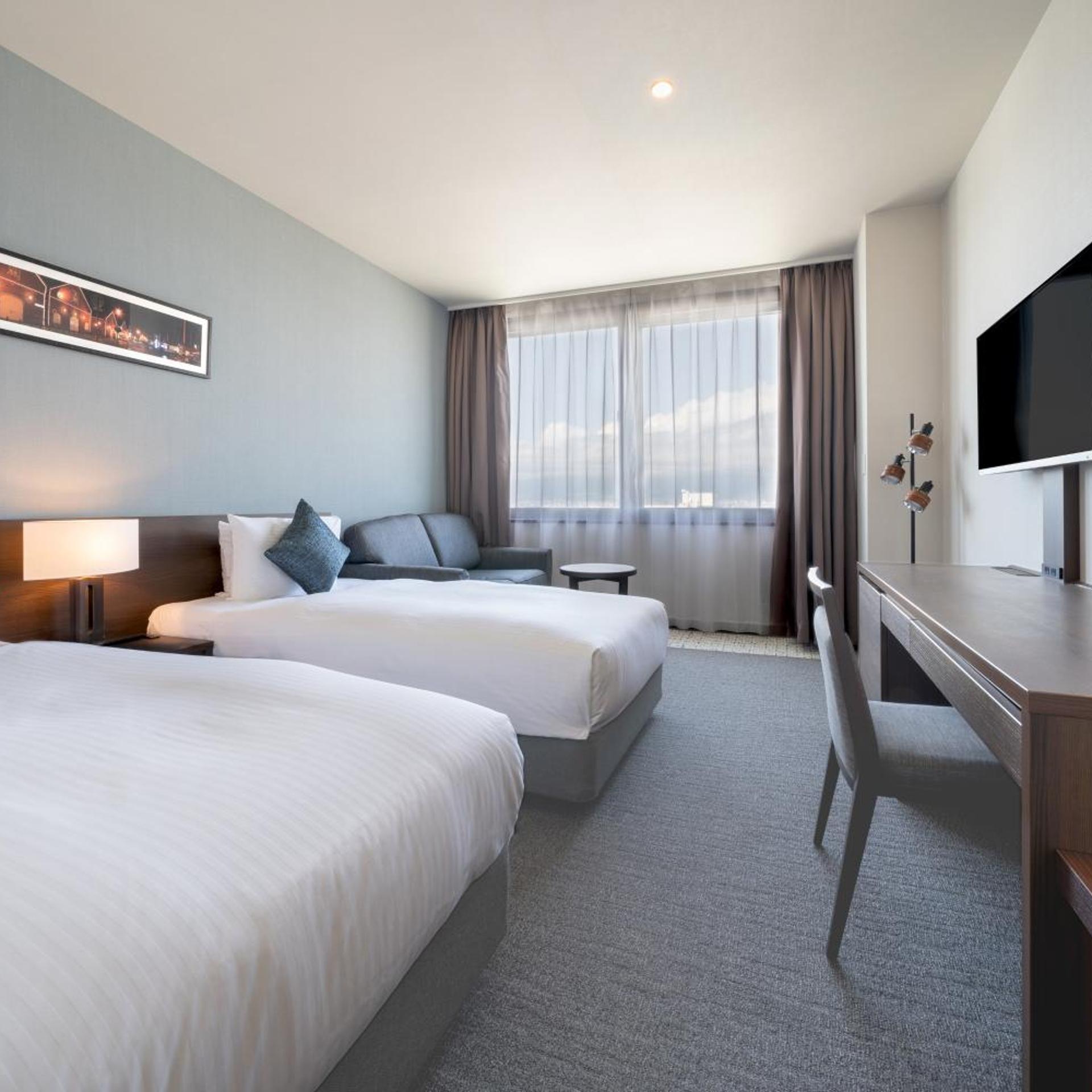 Room, Twin Beds, Night View