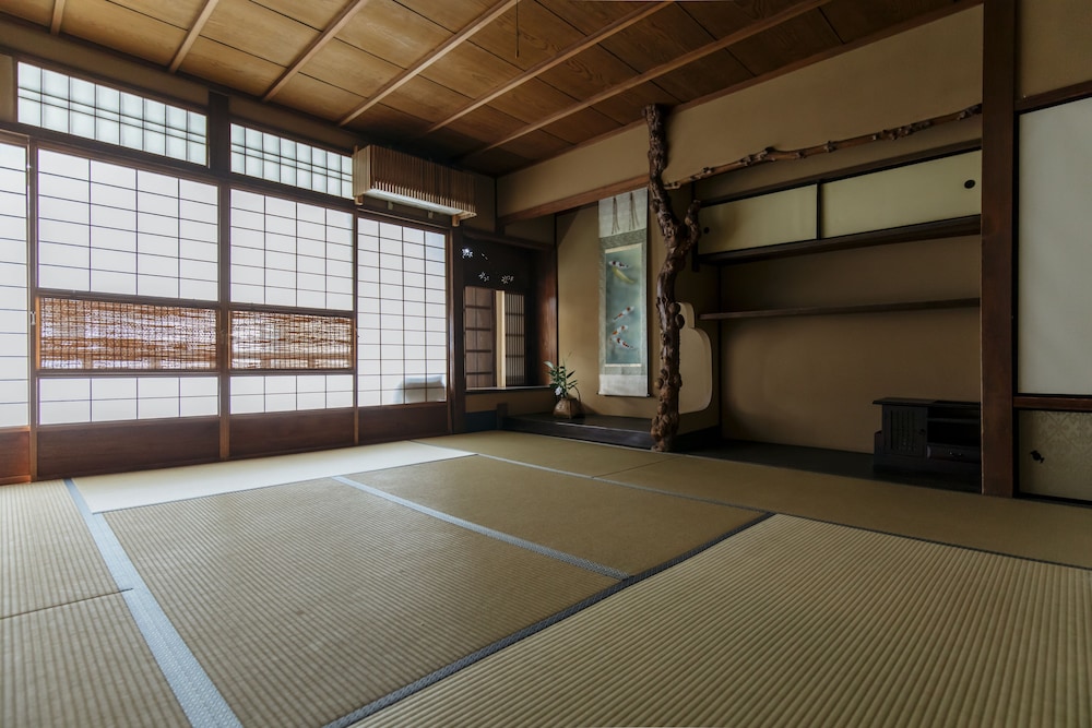 Toshiharu Ryokan 24/50