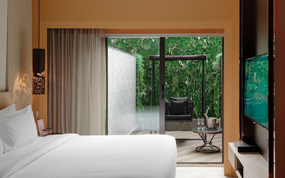 ROOM, PATIO