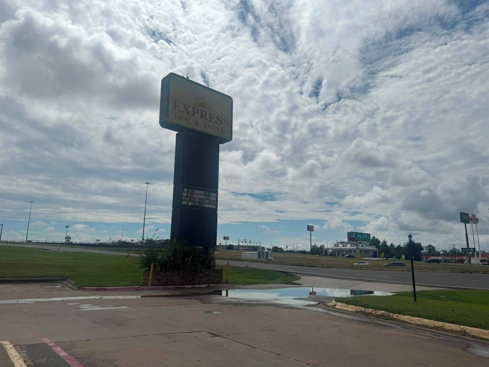 Express Inn Suites 52/58