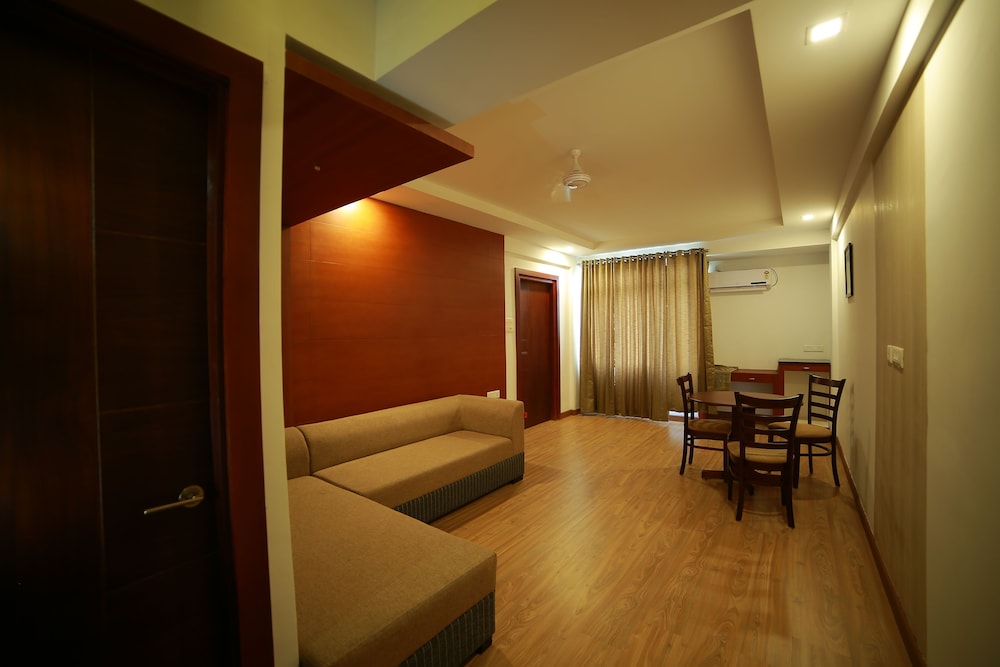 NAKSHATRA EMERALD INN GURUVAYUR 23/41