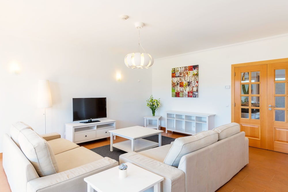 Praia Del Rey Golf And Beach Resort - The Village 31/50