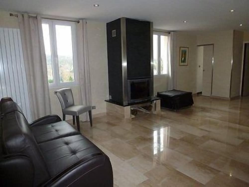 Hotel Saint Alban 8/18