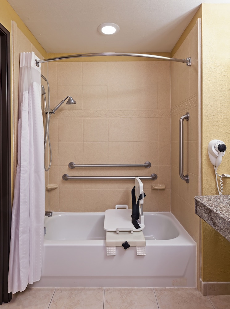 Holiday Inn Express Hotel And Suites Corpus Christi Nw Calallen 19/71