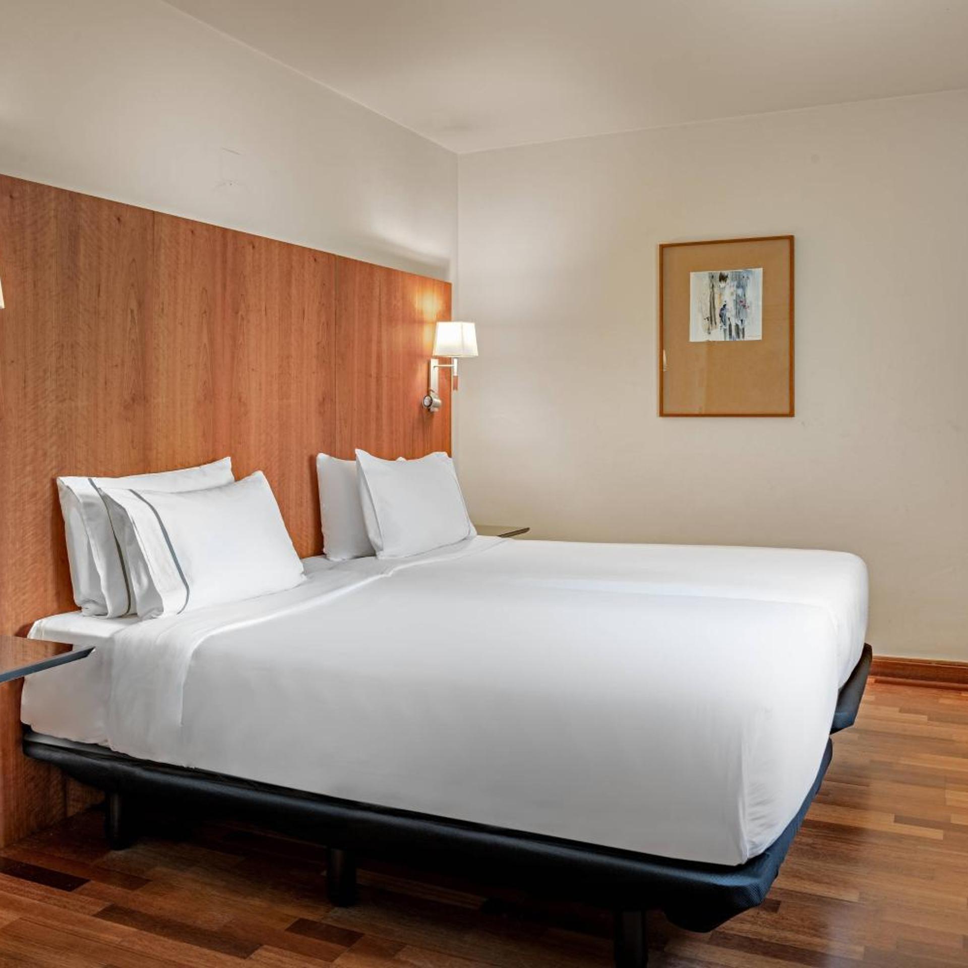 Room, Twin Beds, City View