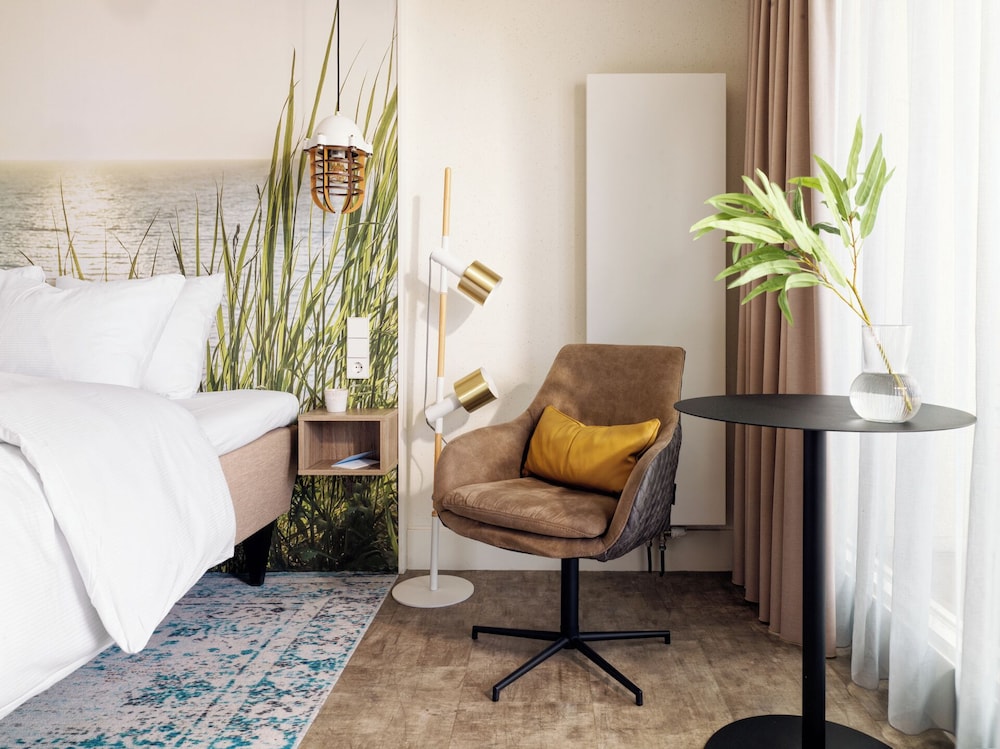 Carlton Beach 44/64