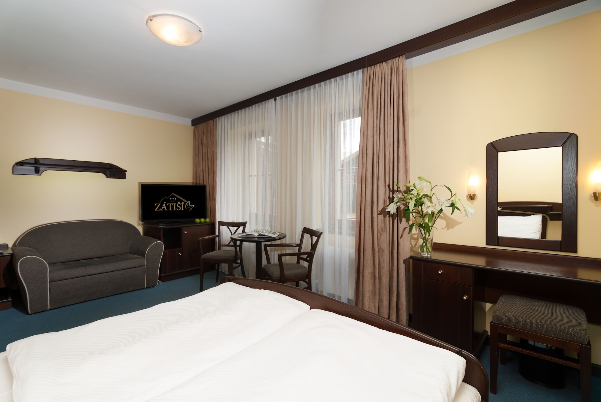 1 Bedroom, Comfort, Queen Bed, Sofa