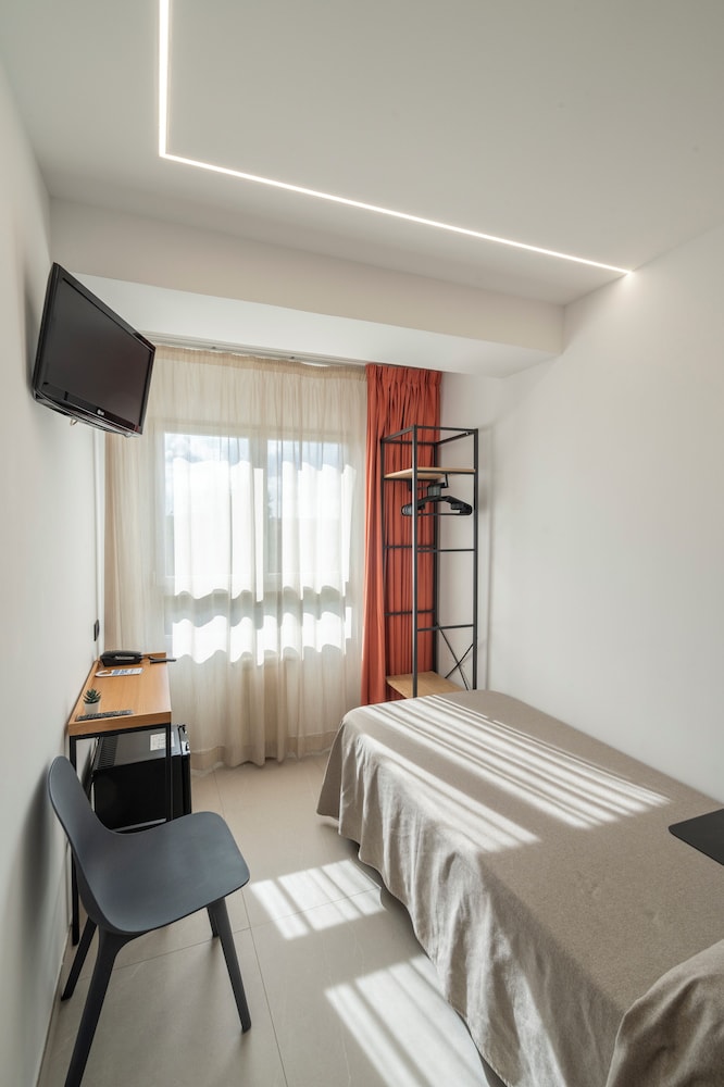 Hostal Pensimar 24/64