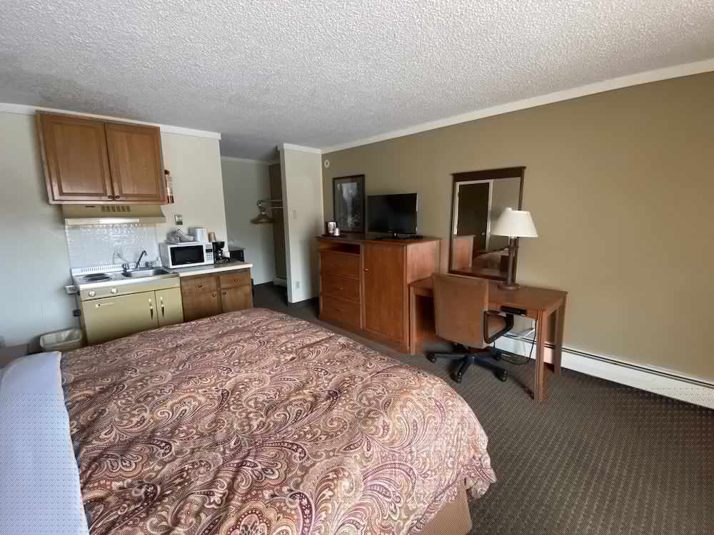 Snowshoe Motel 26/72