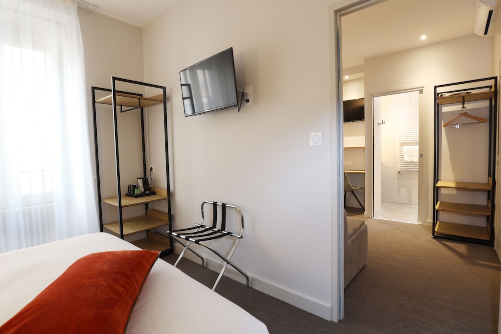 P Tit Dej Hotel Millau La Capelle 9/33