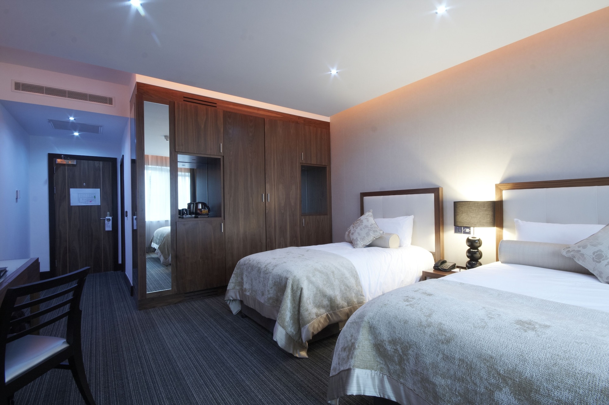 CLASSIC, TWIN BEDS