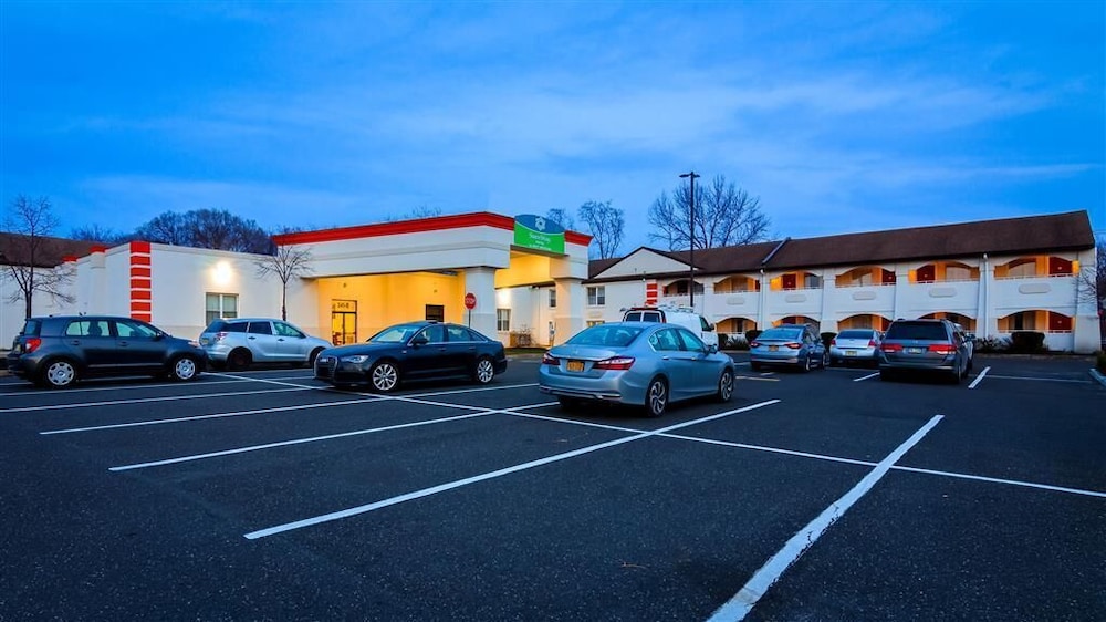 Travelodge by Wyndham Bellmawr 14/21