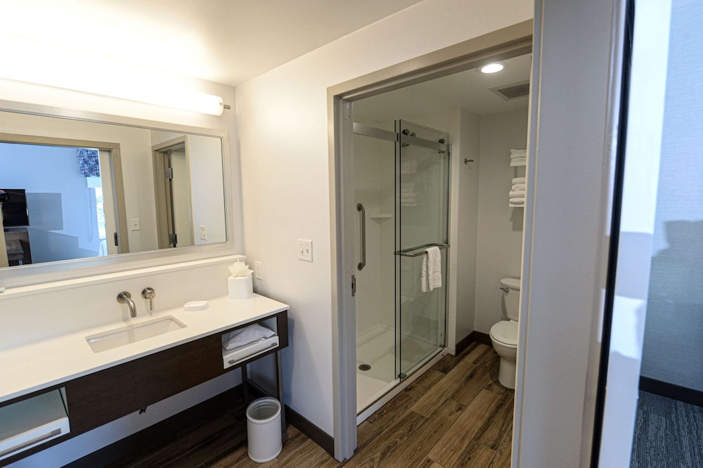 Hampton Inn Suites Lenoir Nc 41/76