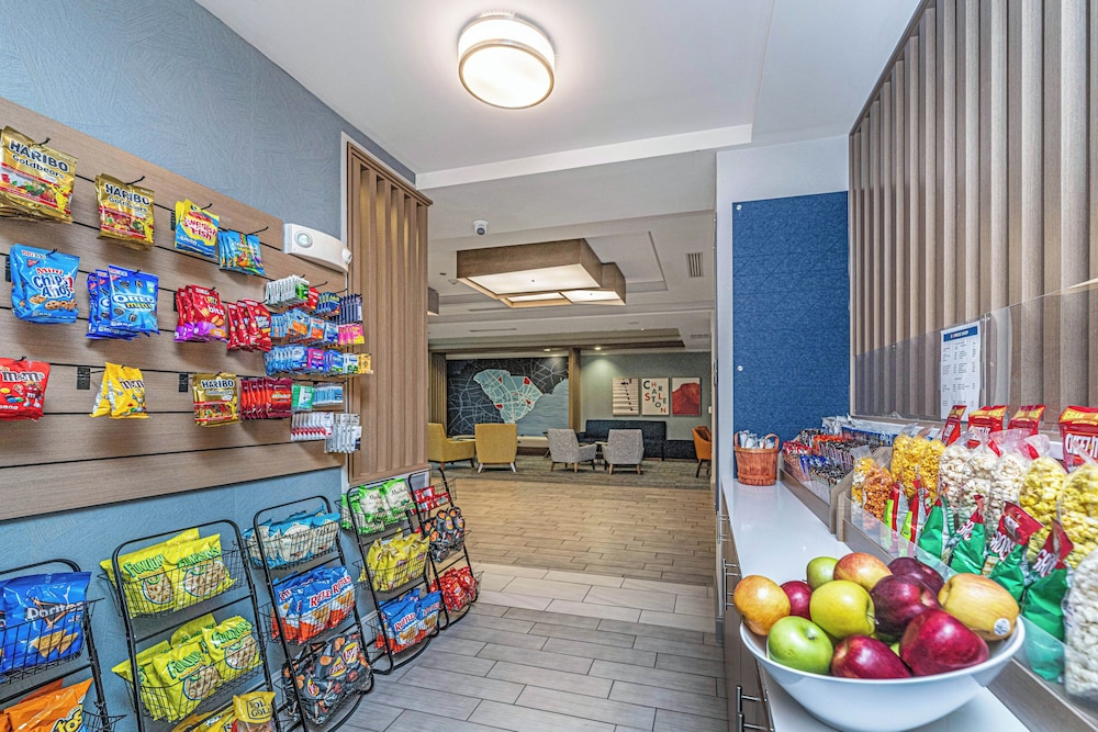 Holiday Inn Express Hotel And Suites Charleston Arpt Conv Ctr Area 50/67